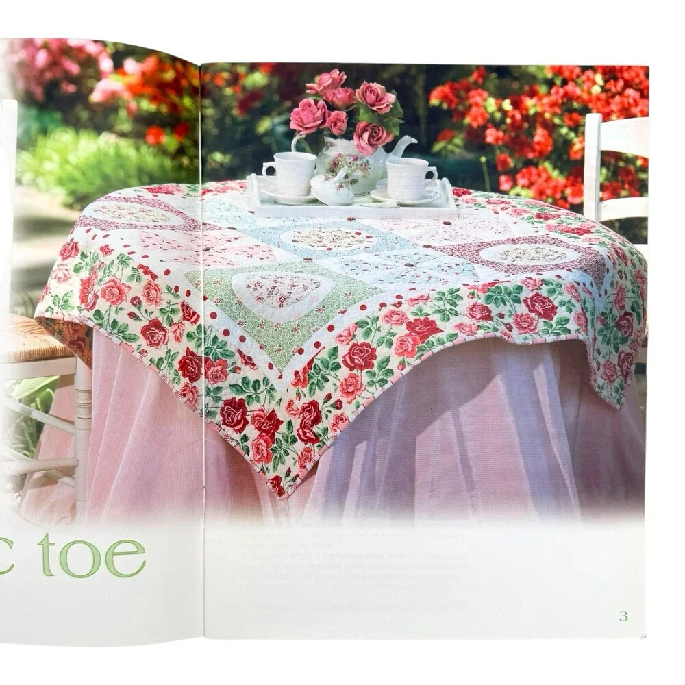 VTG 2005 Leisure Arts Craft Booklet FLOWER PATCH QUILTS Laurie Bird #3949 Floral